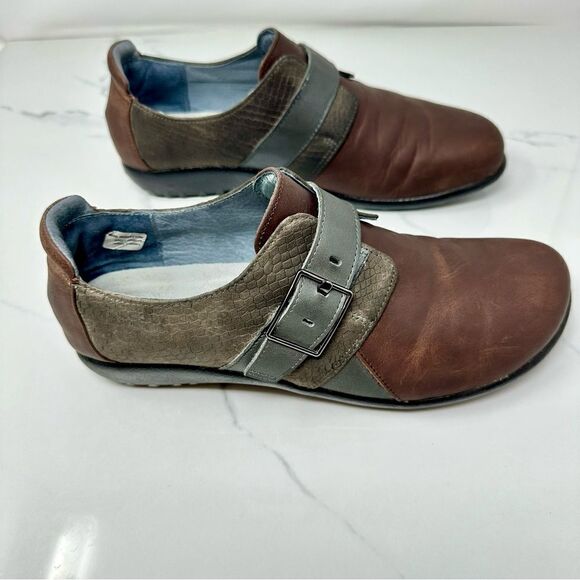 Naot Adjustable Buckle Flats- Size 9 - Picture 5 of 15
